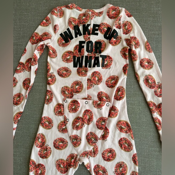 PINK Victoria’s Secret Onesie Sleepwear Doughnut print Size Medium - Picture 15 of 16